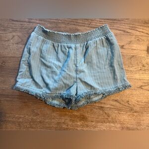 Madewell Smocked Waist Soft Chambray
Shorts - Size Small
Lightweight